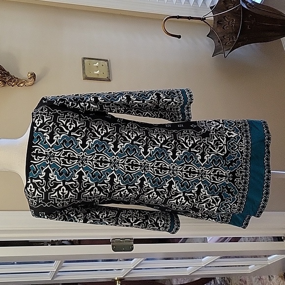 White House Black Market black white teal print scoop neck 3/4 slv Stretch Med … - Picture 4 of 7